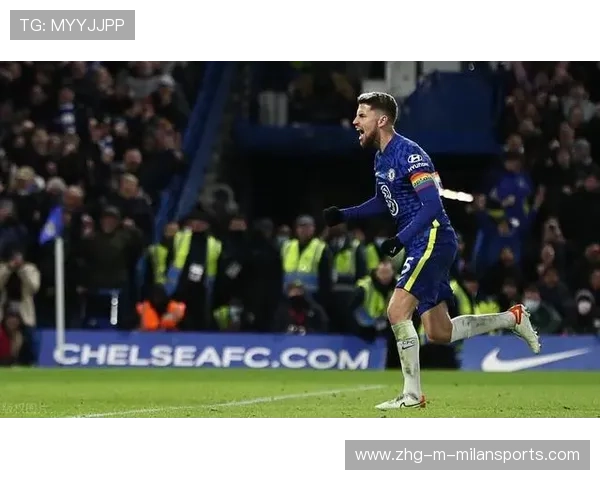 切尔西禁区混战终结，若日尼奥门前补射得手